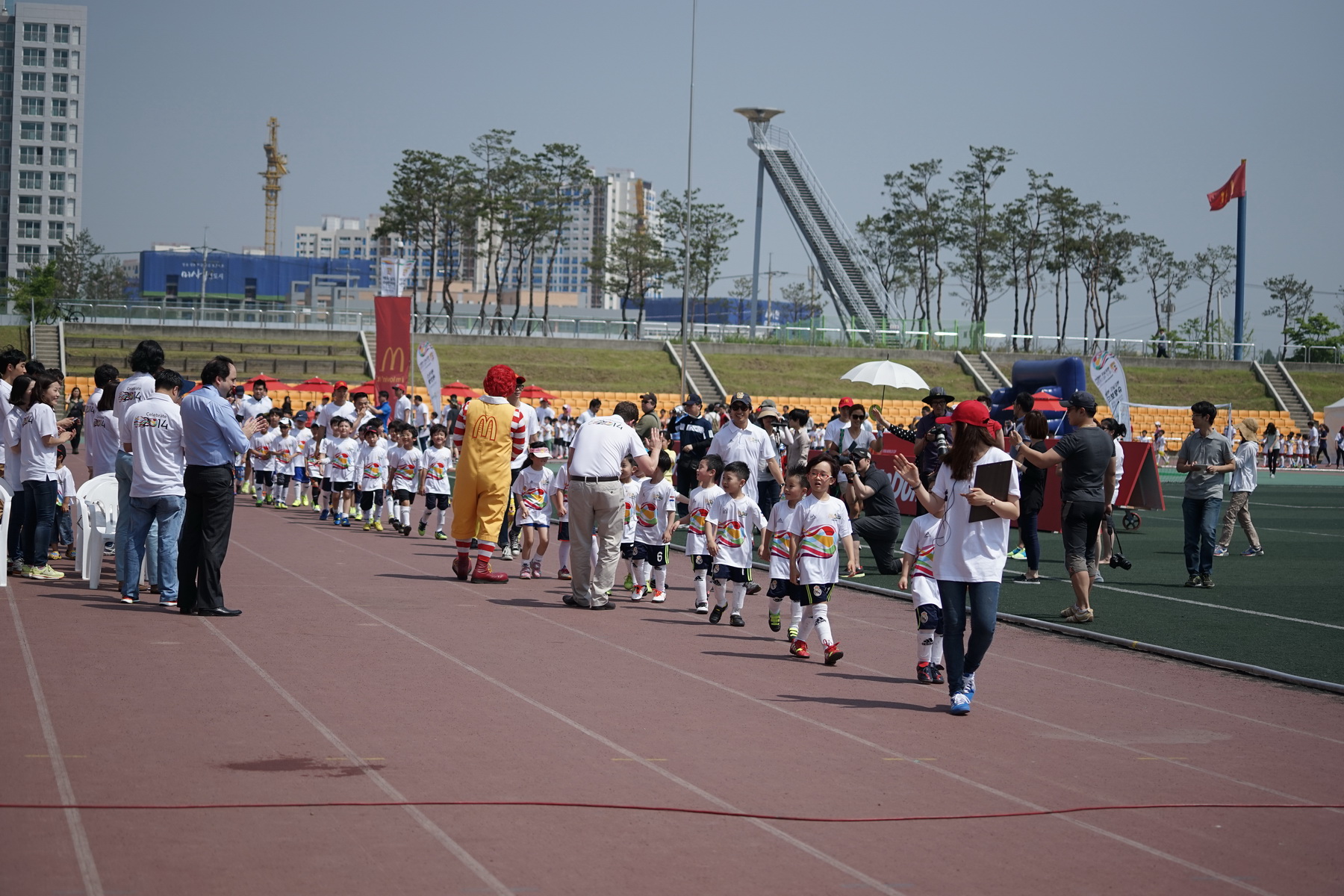 브라질 월드컵 기념 맥도날드 어린이 축구 페스티발