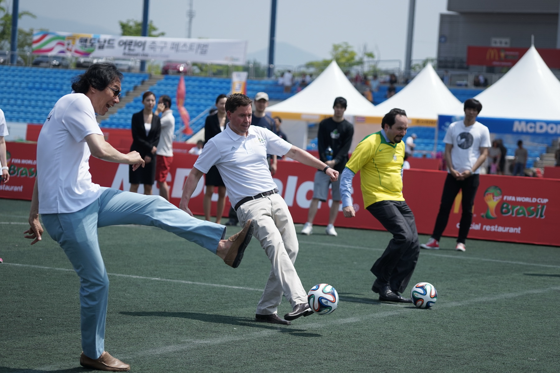 브라질 월드컵 기념 맥도날드 어린이 축구 페스티발